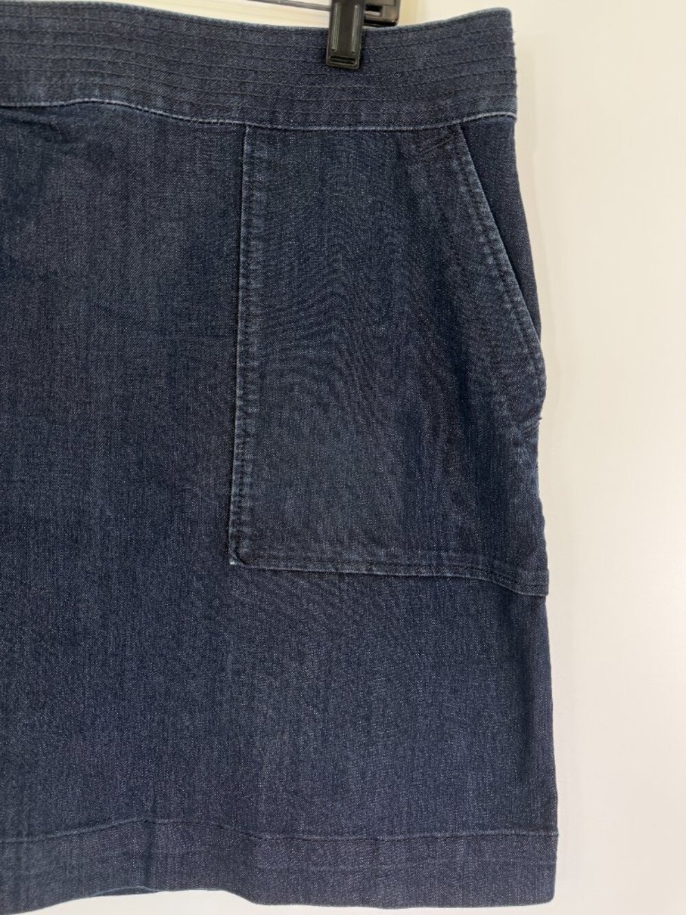 Loft Denim Skirt Womens 14 Dark Navy Blue Pull on Gold Zipper Pockets Cute!